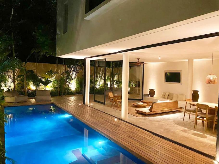 Casa Areca, Awarded Architectural Villa Located In A Secured Gated Community, With Concierge Services Τουλούμ Εξωτερικό φωτογραφία